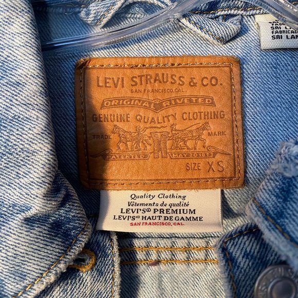 LEVIS JEAN JACKET AND UO HOODIE TOP (XS) (EUC/GUC) - Picture 4 of 10